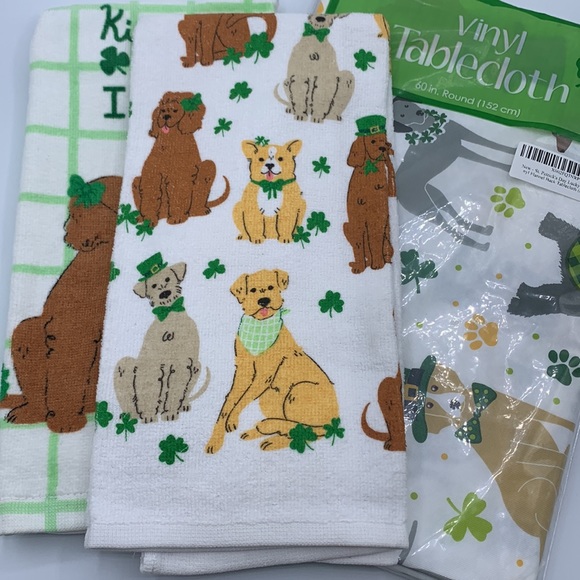 St. Patrick’s Day Lucky Dogs Vinyl Flannel Back 60 in. Tablecloth & Dish Towels - Picture 3 of 7